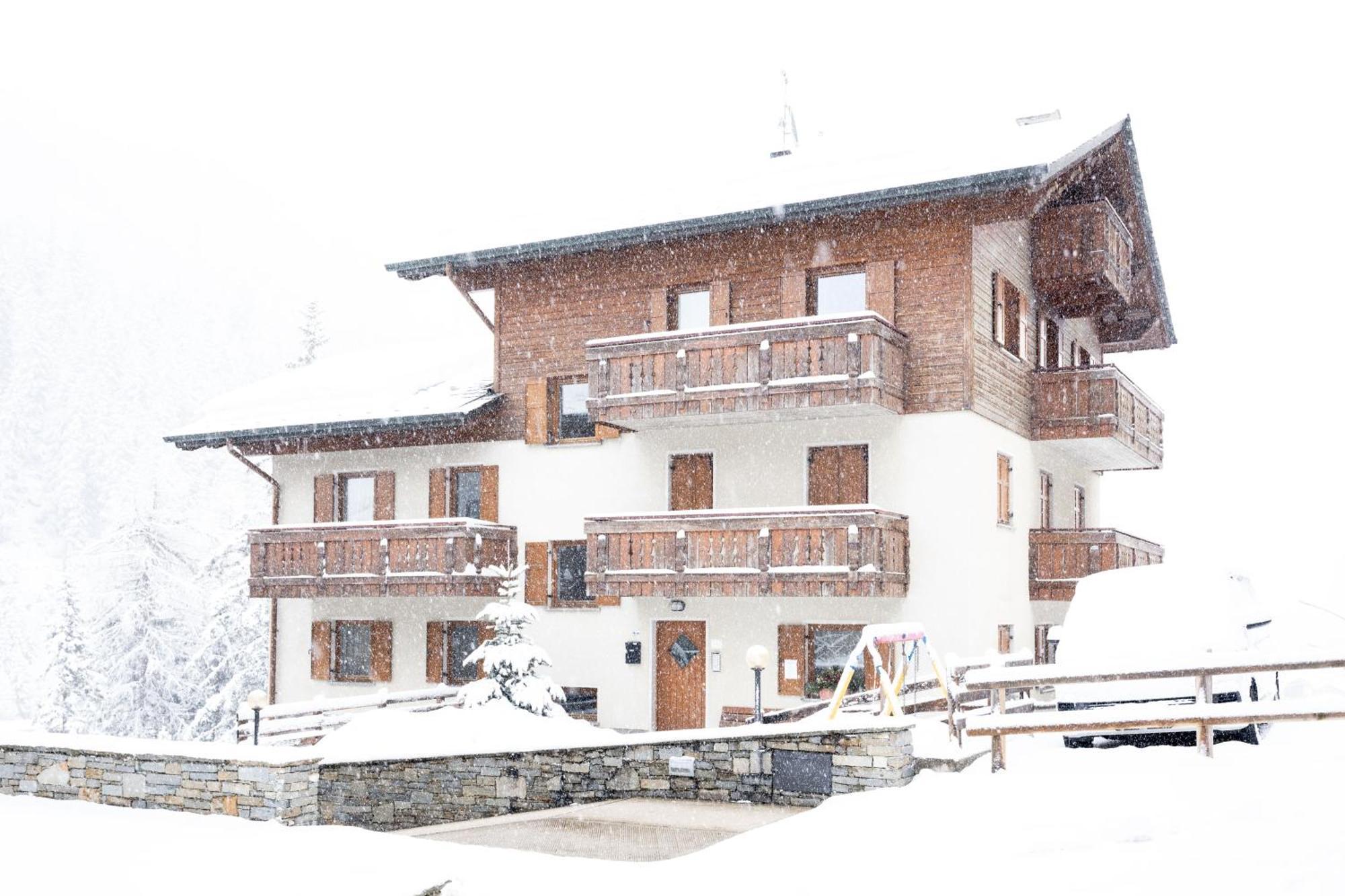 Апарт отель Chalet Ginepro Санта-Катерина-ди-Вальфурва Экстерьер фото